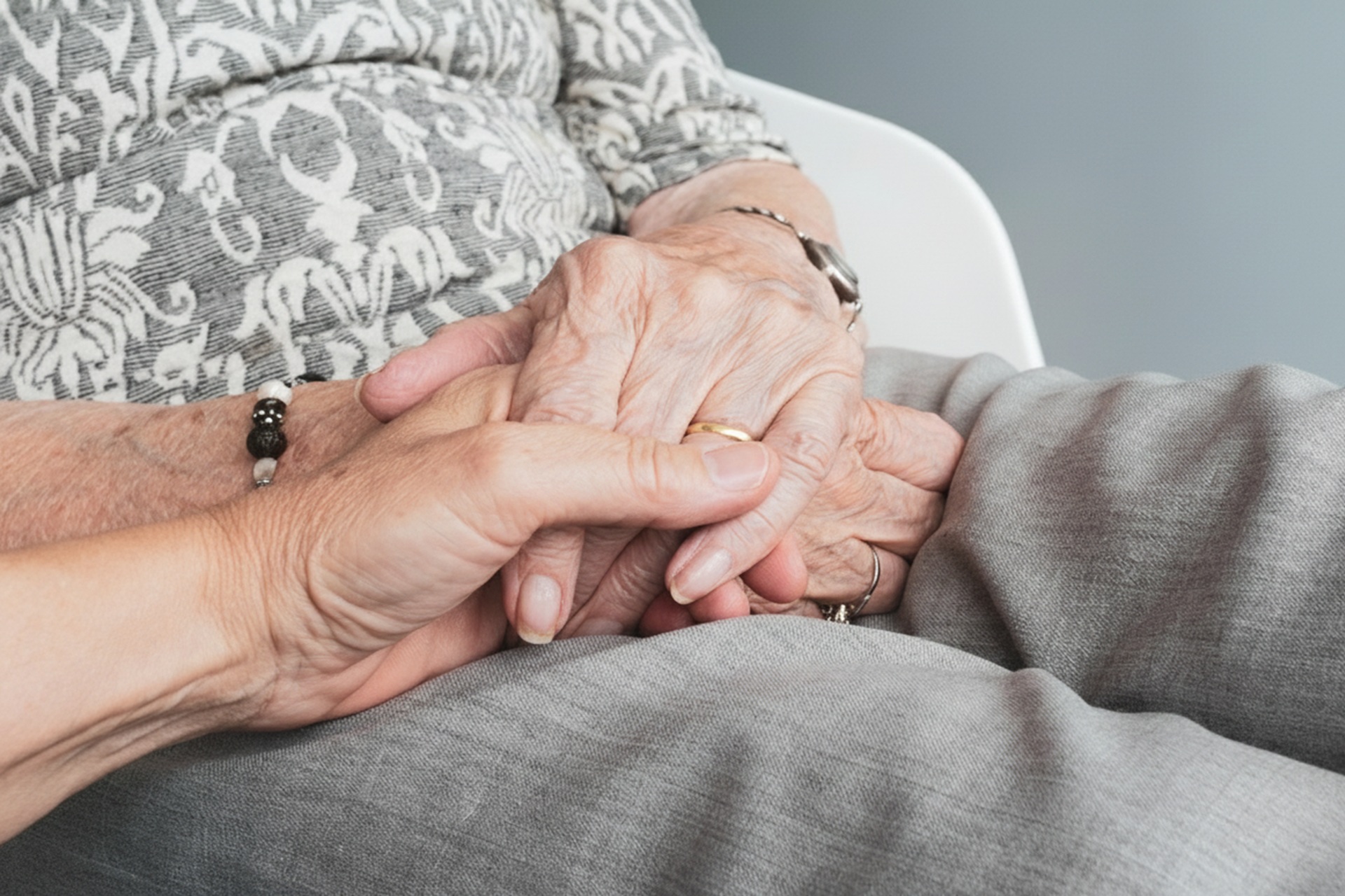 Jak przygotować dom na powrót seniora po hospitalizacji? Praktyczny poradnik